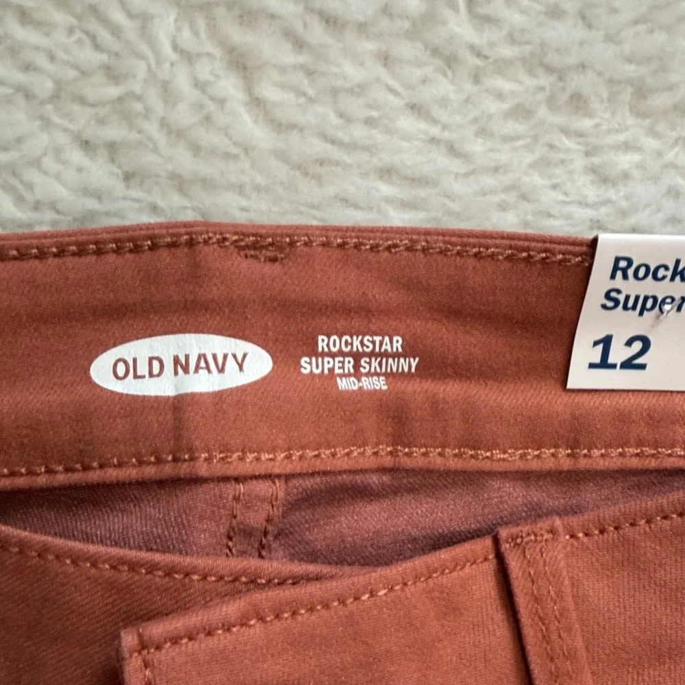 Old Navy Women's Rockstar Super Skinny Jeans in Rust - Picture 4 of 12